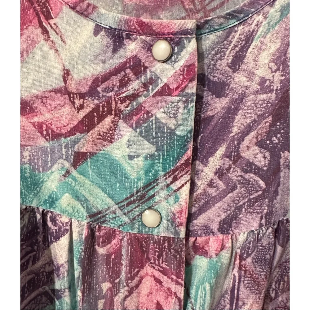 Vintage Roaman's Gown Pearl Snap Robe Muumuu Caftan Purple Pink Blue Pockets L